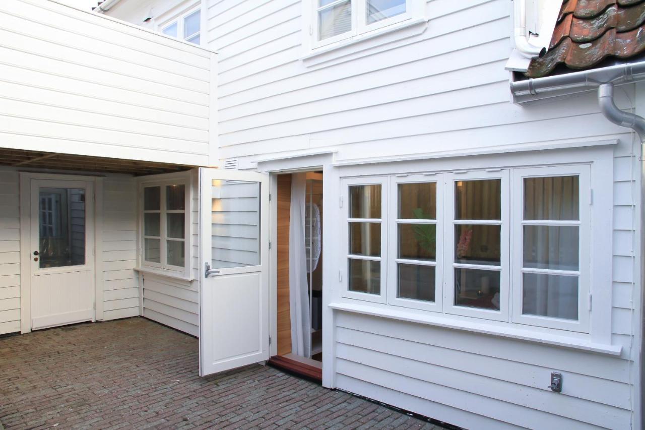 Saga Caves Straen *